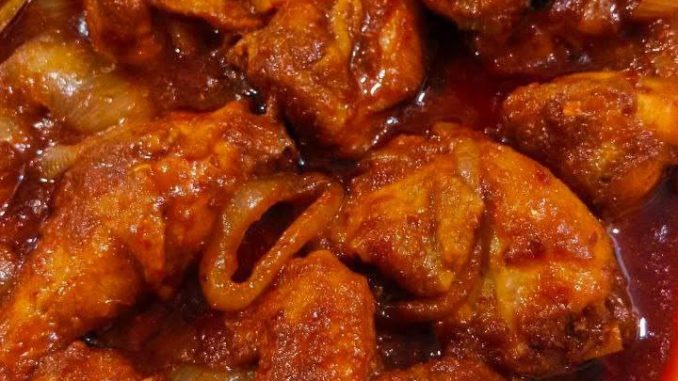 Ayam sambal pedas manis bersama nasi lemak dan timun