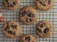 Soft cookies rangup luar lembut dalam dengan cip coklat