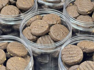 Biskut chocolate chip tanpa telur, rangup & gebu dalam balang raya