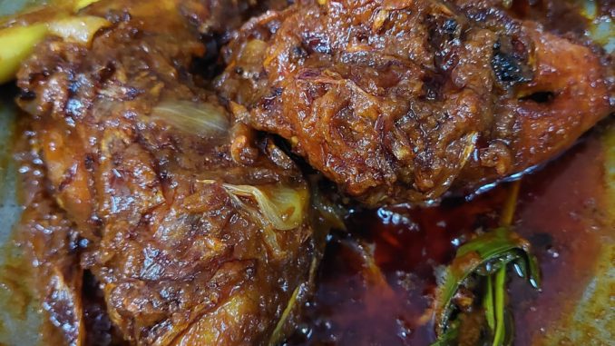 Ayam Masak Bawang ala Nasi Kandar berkuah pekat dengan taburan bawang goreng
