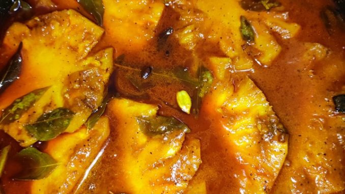 Pajeri nanas pekat tanpa santan dimasak hingga rempah pecah minyak
