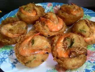 Cucur udang rangup dan sos pencicah buatan sendiri