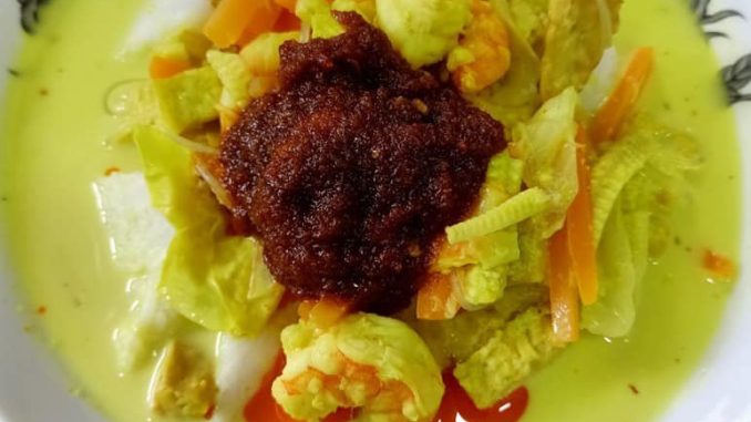 Lontong Kuah Lodeh Bersama Tempe & Tauhu