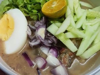 Laksa Penang dengan Kuah Pekat dan Ulam Segar