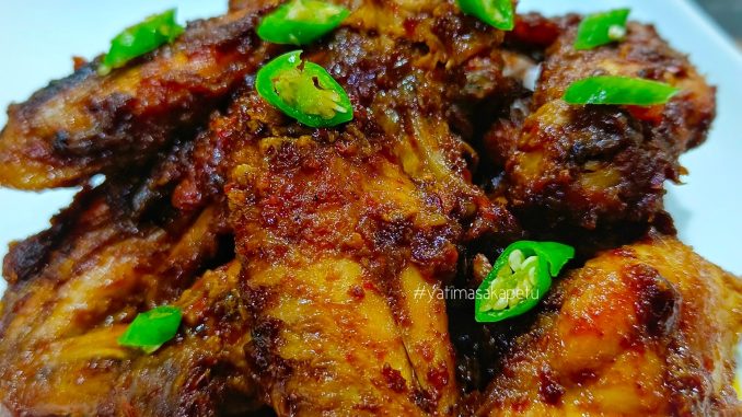 Ayam Goreng Madu Berkuah Pekat, Disalut Sos Manis Pedas