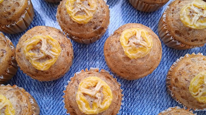 Apam pisang kukus sukatan cawan gebu dan lembut