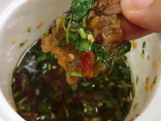 Daging bakar Danok dipotong nipis disiram sos Thai pedas