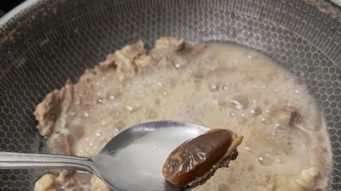 Kurma digunakan untuk melembutkan daging secara semula jadi