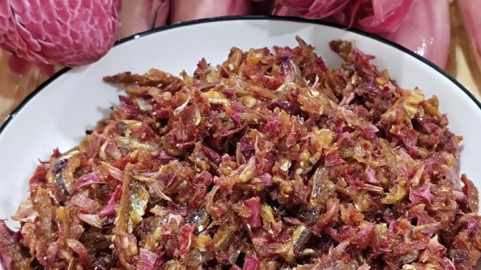 sambal bunga kantan pedas rangup bersama ikan bilis