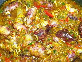 sotong masak cili padi kunyit siap dihidang dengan nasi putih panas