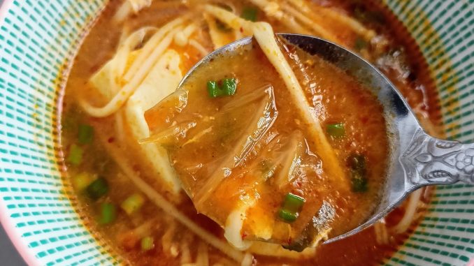 Kimchi Jjigae versi tekak Melayu yang tidak pedas dan masam sedap