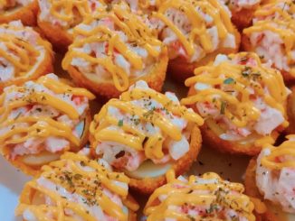 Golden Egg Ball goreng kuning keemasan dipotong dua