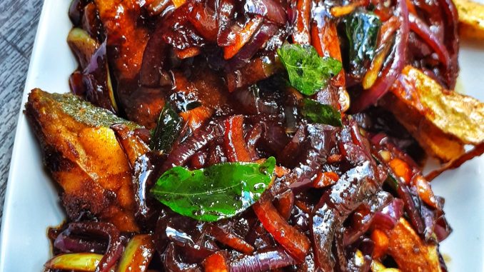 Ikan masak kicap berempah dengan kuah pekat dan beraroma
