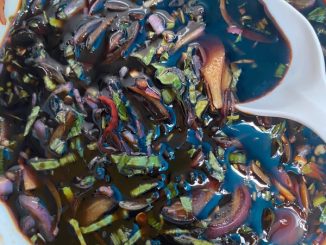 sambal kicap pedas manis siap dihidang dalam mangkuk