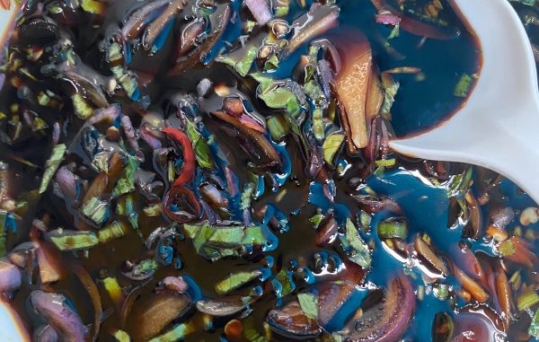 sambal kicap pedas manis siap dihidang dalam mangkuk