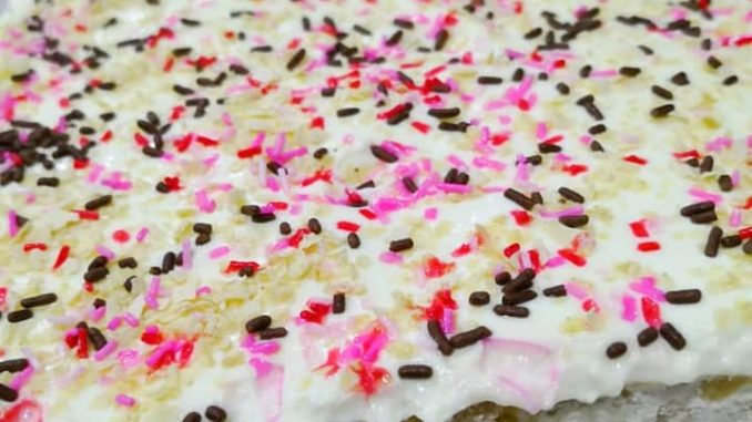 Cheesekut lembut berlapis biskut dan krim keju